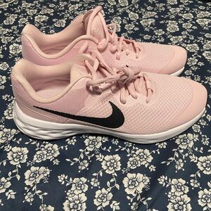 BRAND NEW Nike running shoes